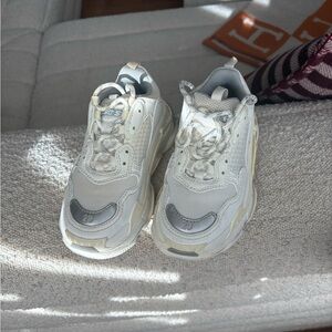 Balenciaga Kids Sneakers in Gray and Cream